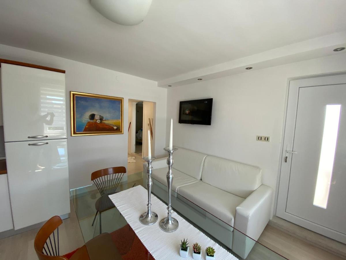 Apartments Roberta Novigrad Istria Εξωτερικό φωτογραφία