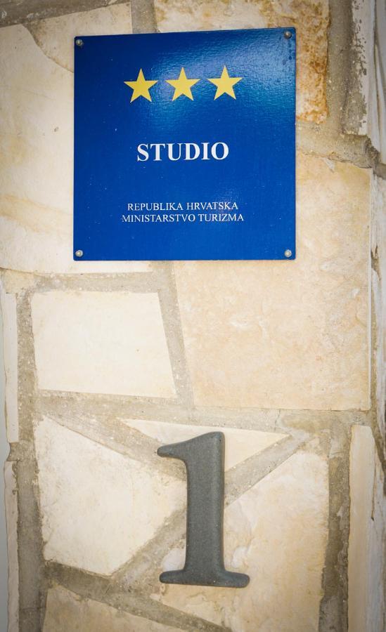 Apartments Roberta Novigrad Istria Εξωτερικό φωτογραφία
