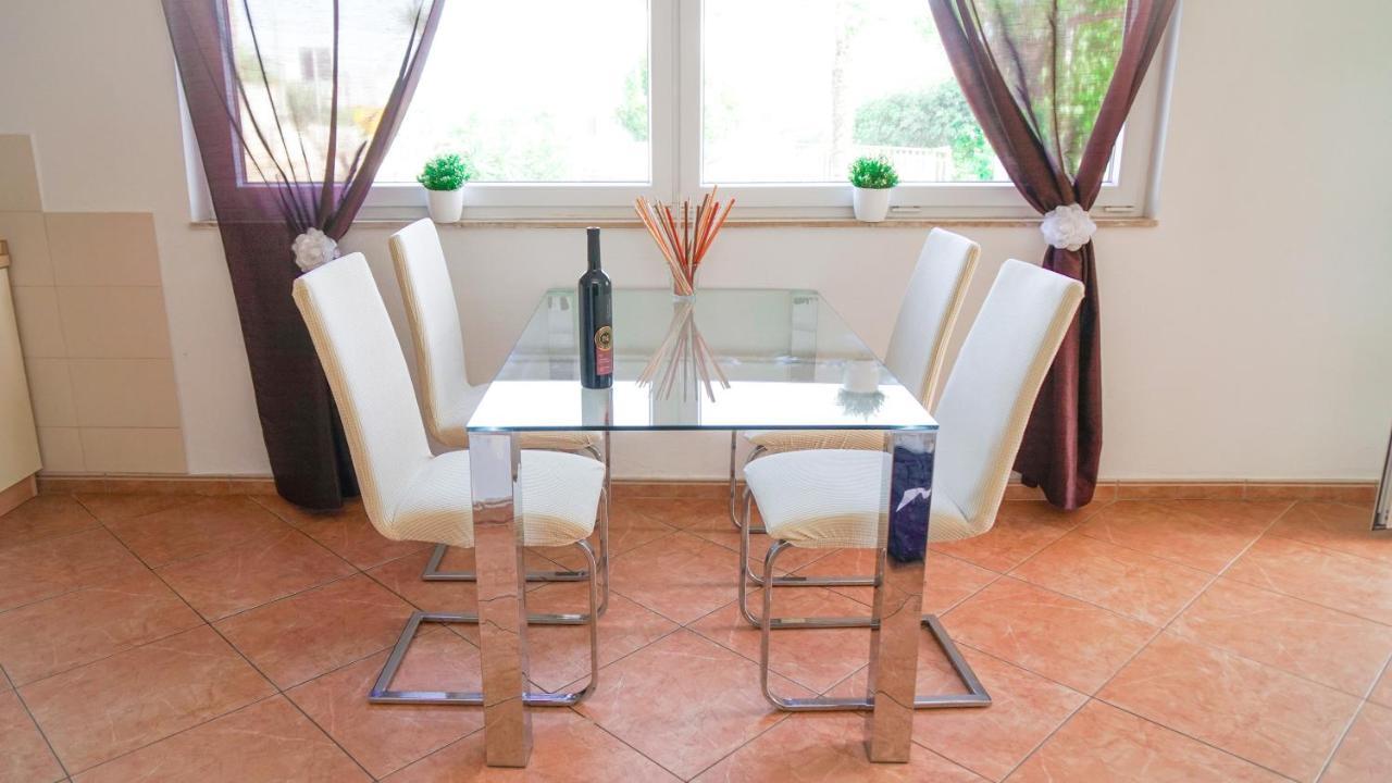 Apartments Roberta Novigrad Istria Εξωτερικό φωτογραφία
